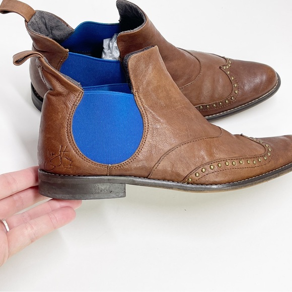 JOHN FLUEVLOG Brown Leather Chelsea Brogue Boots 6 - Picture 2 of 11